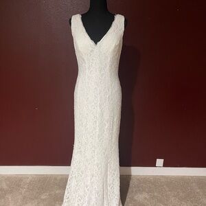 Elegant White Lace Wedding Dress